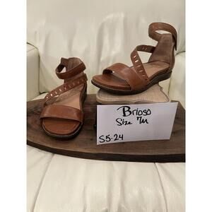 Brioso Comfort Sandals Womens Size 7M Brown Leather Ankle Strap Casual